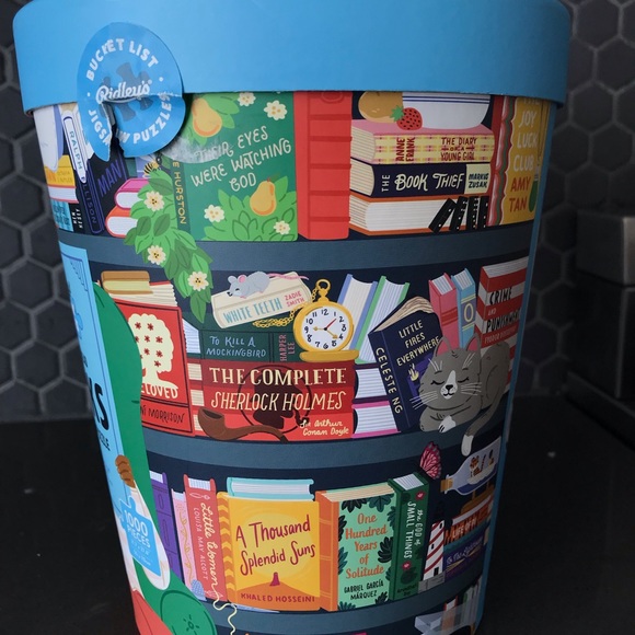 2 puzzles, 1000 pieces each - Picture 7 of 9